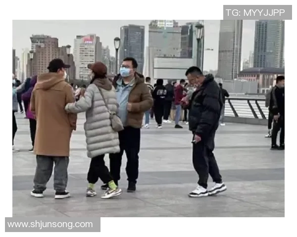 在街头邂逅姚明的那一刻我感受到的震撼与温暖 在街头邂逅姚明的那一刻我感受到的震撼与温暖