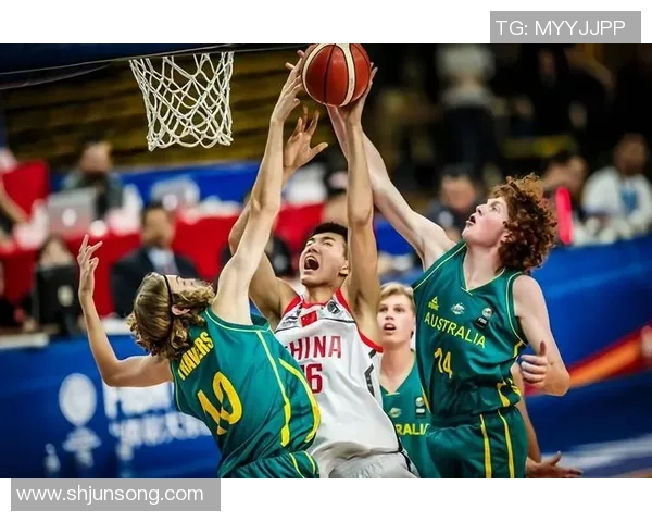 中国男篮迎战澳洲联队全力争胜展现团队实力与拼搏精神 中国男篮迎战澳洲联队全力争胜展现团队实力与拼搏精神
