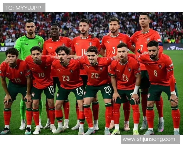 德国足球界的传奇球星即将退役回顾他们的辉煌历程与影响力 德国足球界的传奇球星即将退役回顾他们的辉煌历程与影响力