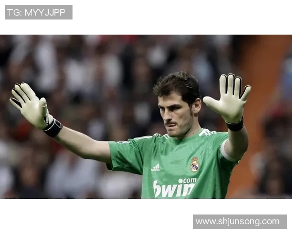 足球明星满满荷尔蒙的魅力与风采揭秘 足球明星满满荷尔蒙的魅力与风采揭秘