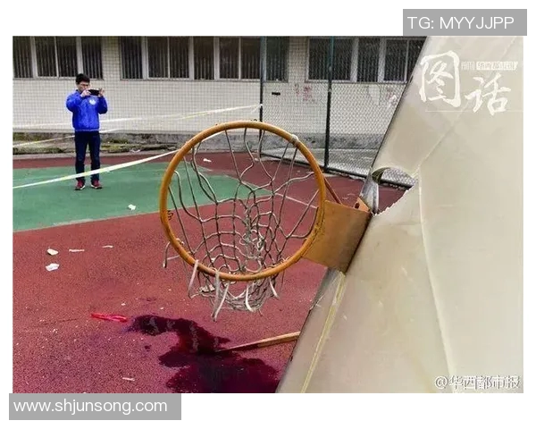 篮球明星意外破坏篮球架现场视频引发热议网友纷纷评论反应不一