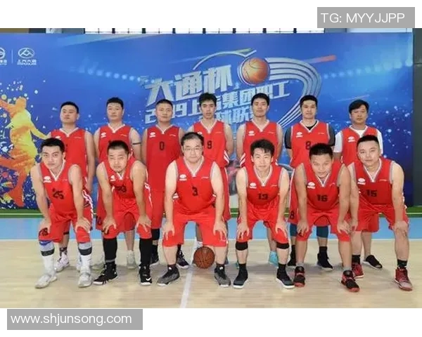 篮球明星挂旗图片大全展示各大球星风采与激情瞬间的精彩合集 篮球明星挂旗图片大全展示各大球星风采与激情瞬间的精彩合集